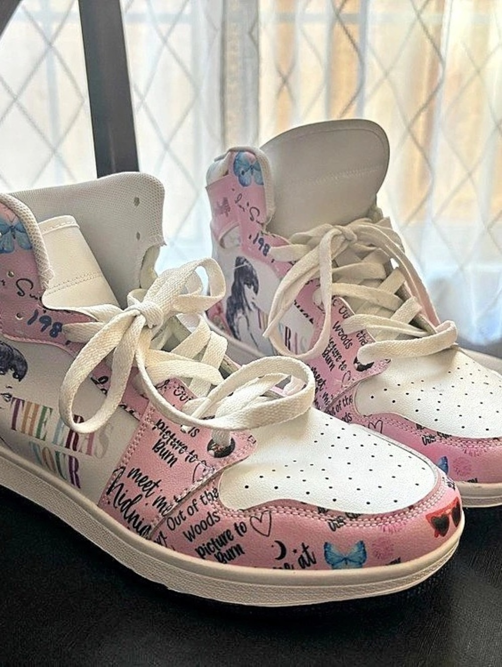 Taylor Swift The Eras Tour sneakers High-Top Sneakers in Pink & White EU 42 -US